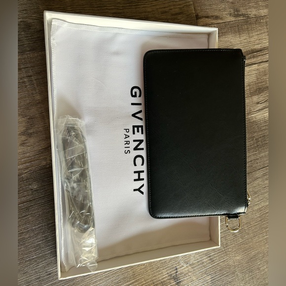 Givenchy envelope card purse - Picture 2 of 5